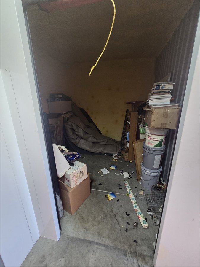 10 x 10 storage unit in Orlando, FL