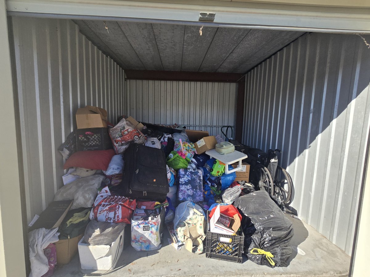 10 x 10 storage unit in Orlando, FL