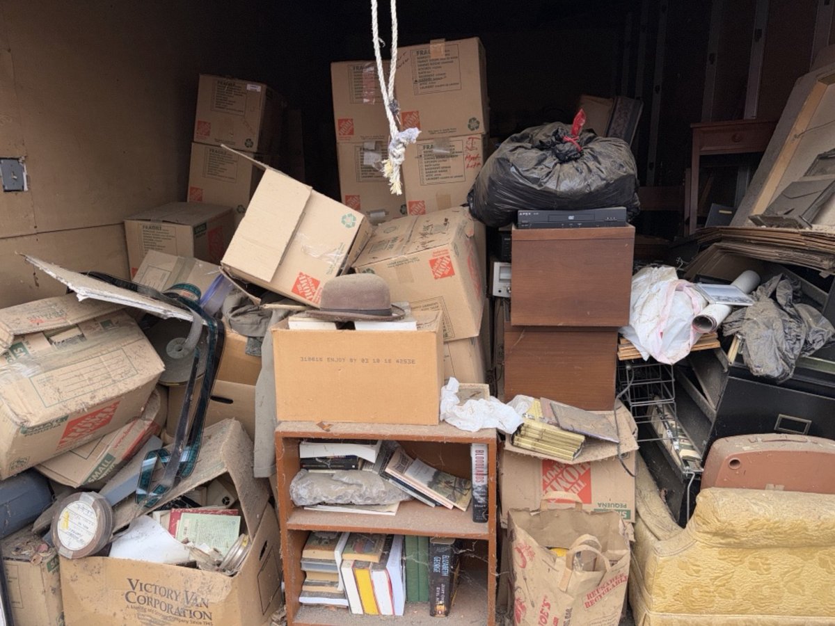 10 x 20 storage unit in Fairfax, VA