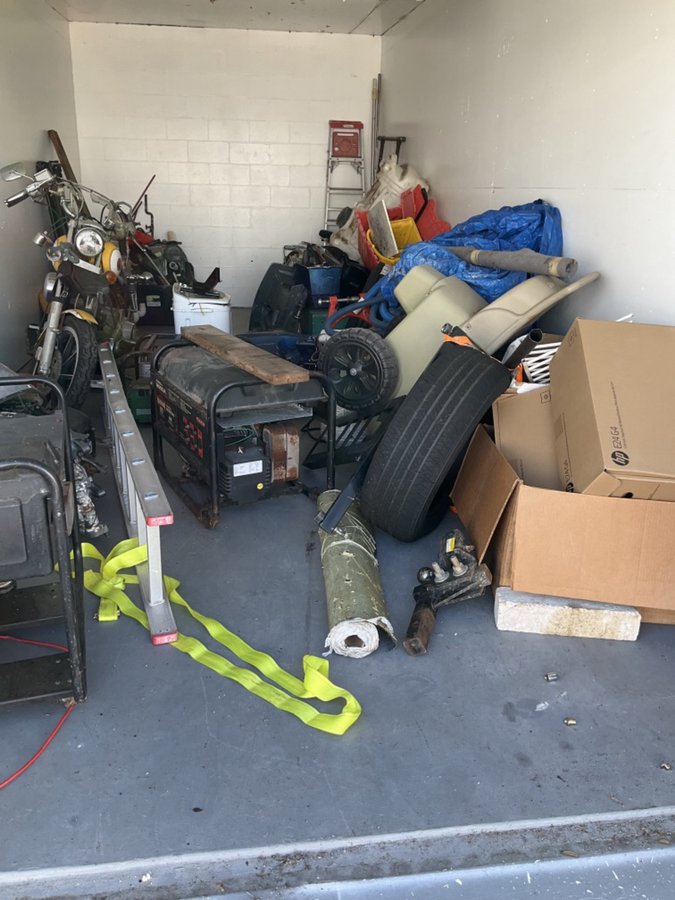 10 x 25 storage unit in Saint Petersburg, FL