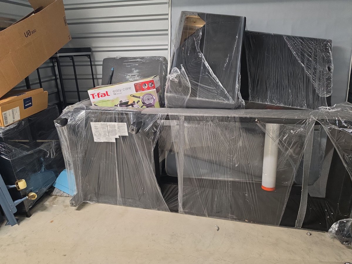 10 x 5 storage unit in Kansas City, MO
