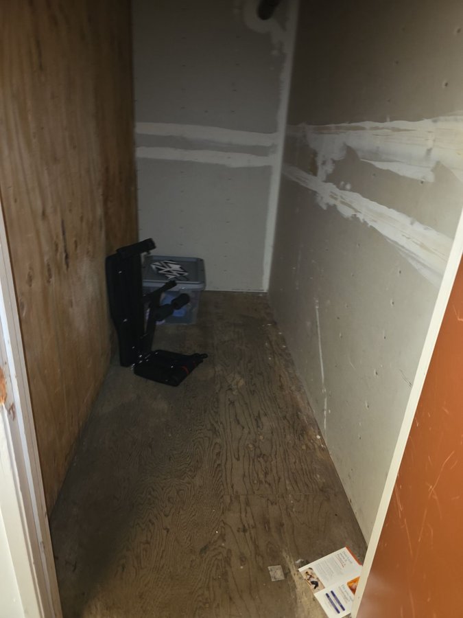 5 x 9 storage unit in Richmond, CA