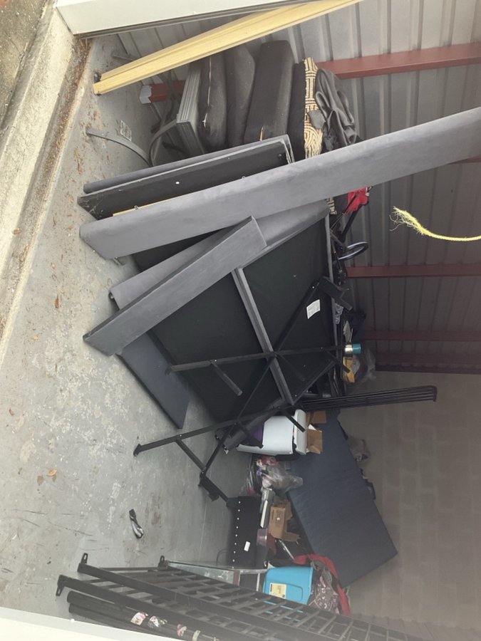 10 x 20 storage unit in Bradenton, FL