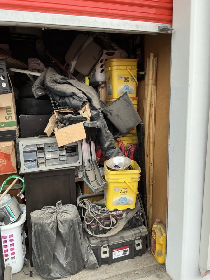 10 x 15 storage unit in Las Vegas, NV