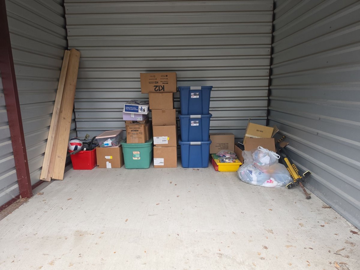 10 x 10 storage unit in Parkville, MO