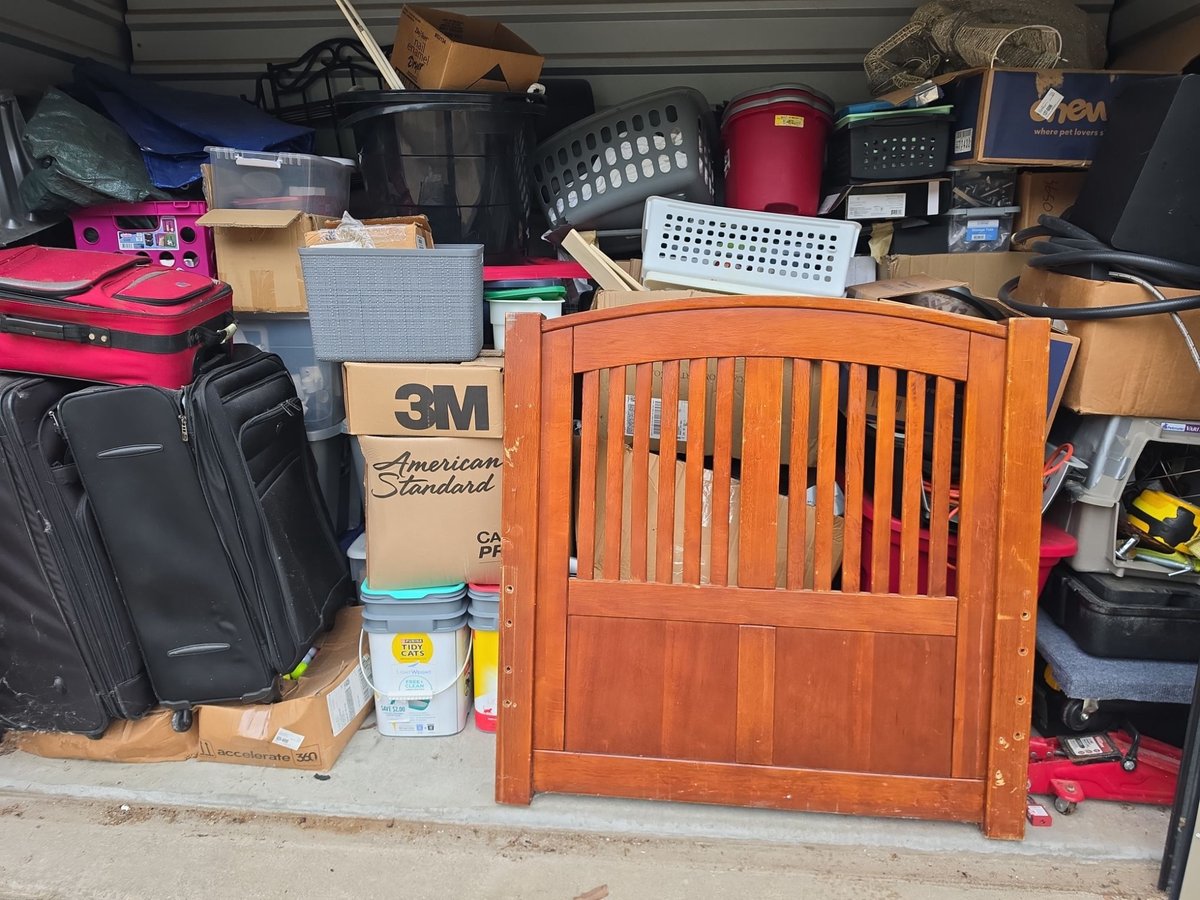 5 x 10 storage unit in Parkville, MO