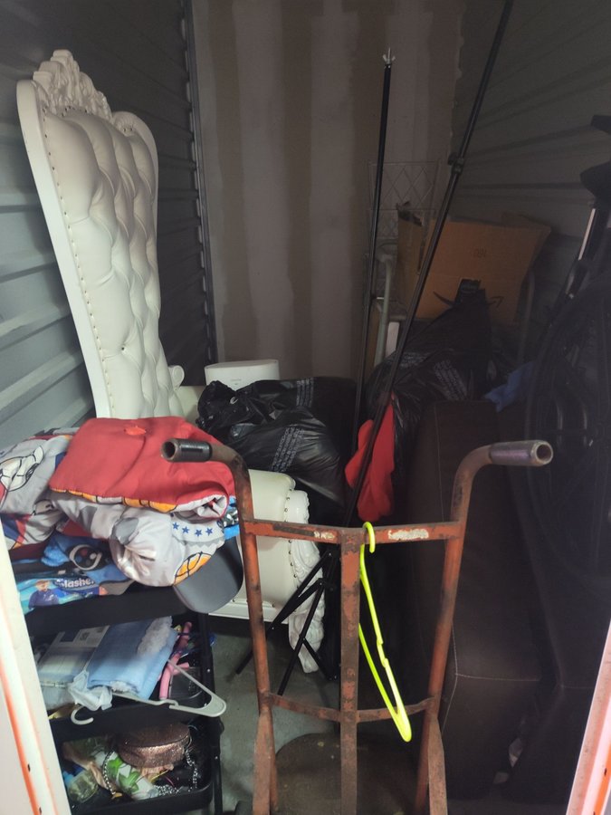 5 x 10 storage unit in Valrico, FL
