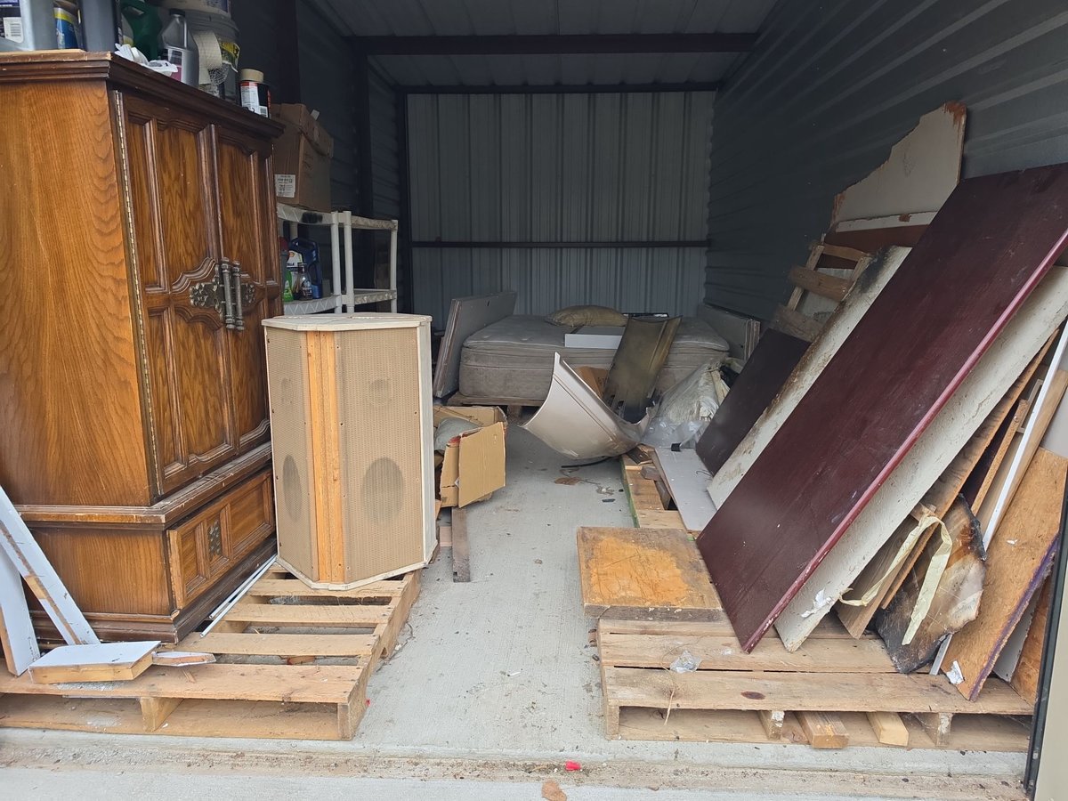10 x 20 storage unit in Parkville, MO