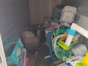 5 x 10 storage unit in Valrico, FL