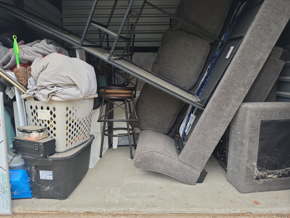 10 x 10 storage unit in Parkville, MO