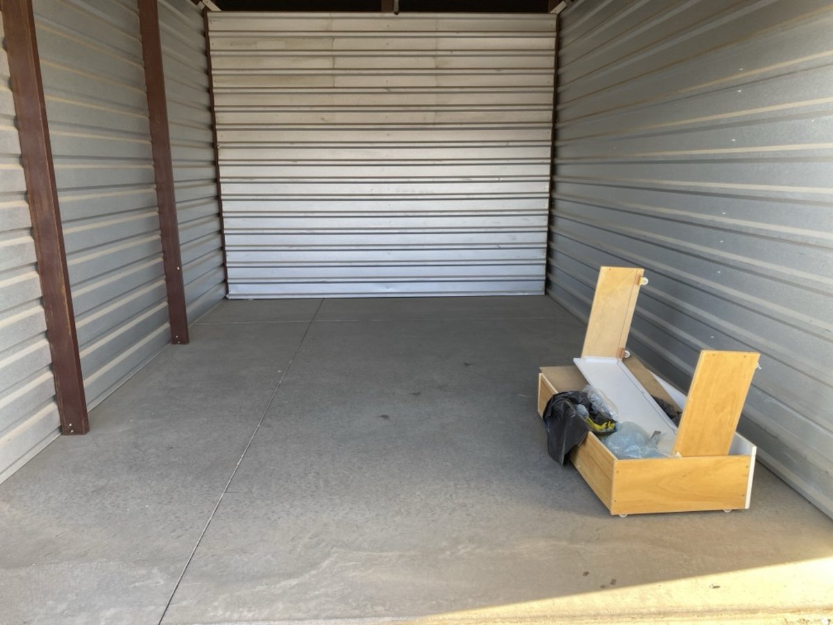 10 x 15 storage unit in Youngtown, AZ