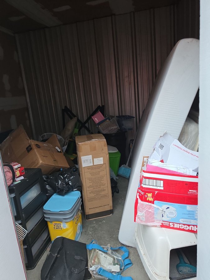 10 x 10 storage unit in Gladstone, MO