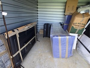 10 x 10 storage unit in Orlando, FL
