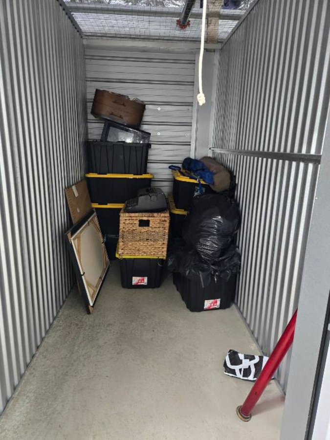 5 x 10 storage unit in Washington, DC