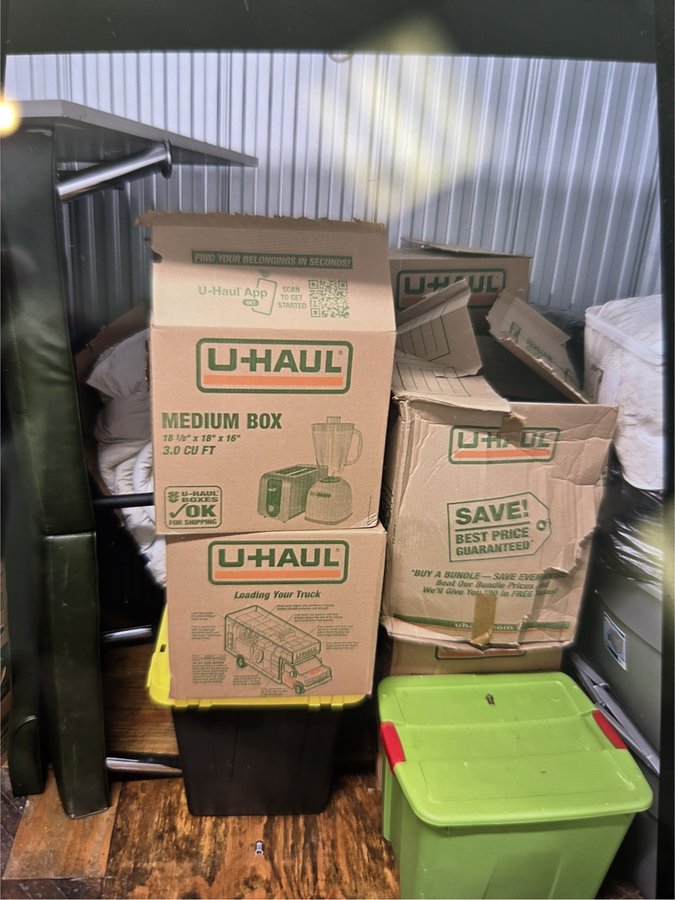 10 x 10 storage unit in Lansing, MI