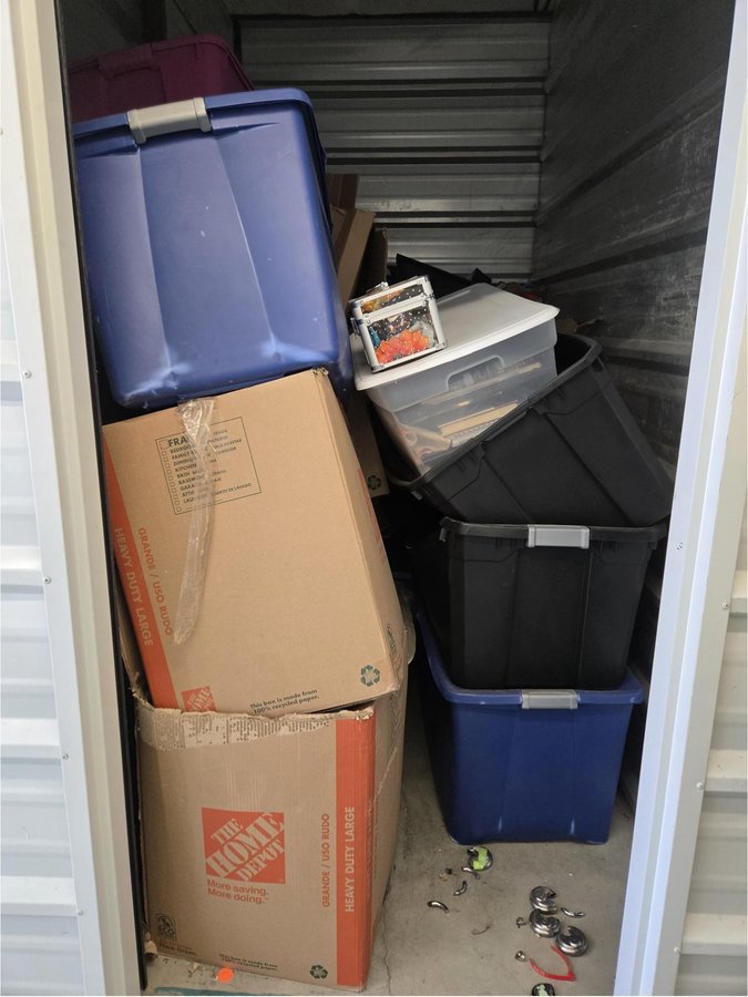 5 x 10 storage unit in Avenel, NJ