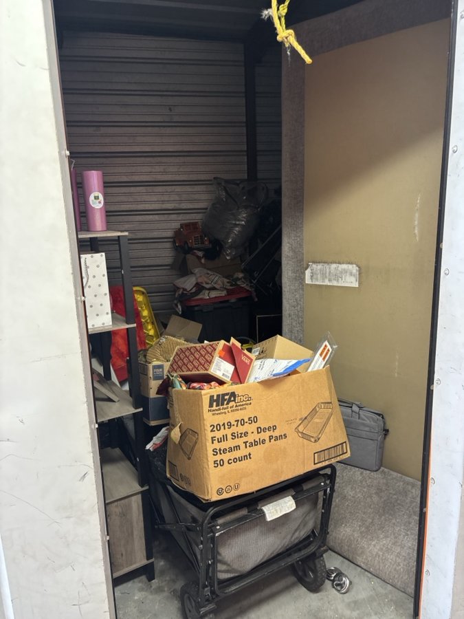 10 x 15 storage unit in Sarasota, FL