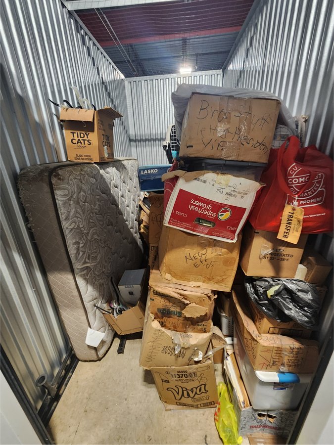 5 x 10 storage unit in Hollywood, FL