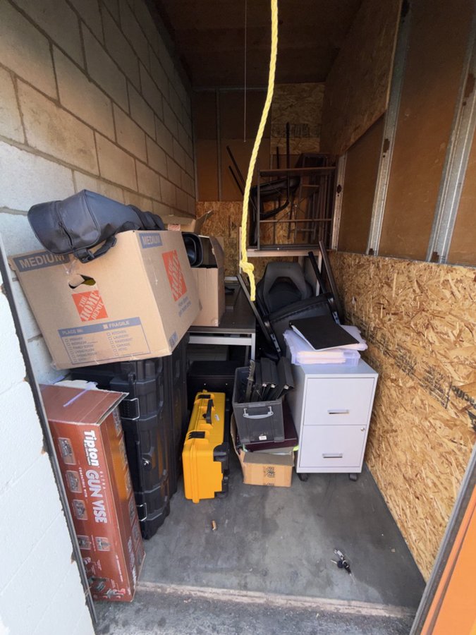 5 x 10 storage unit in Sun Valley, CA