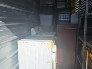 10 x 10 storage unit in Indianapolis, IN