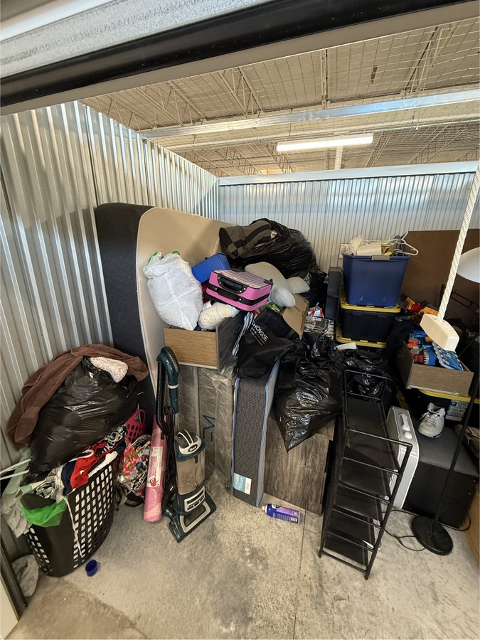 20 x 10 storage unit in Zion, IL