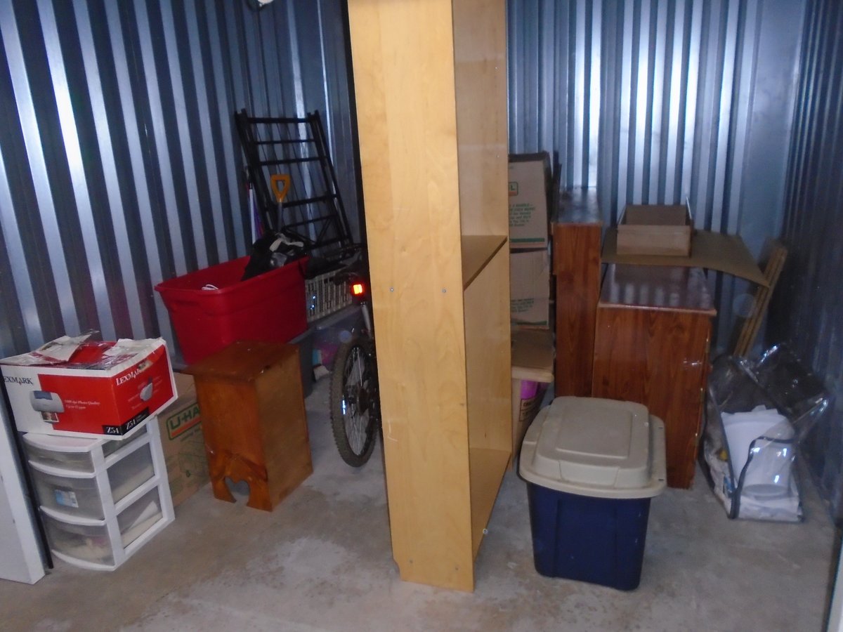 10 x 10 storage unit in Hamden, CT