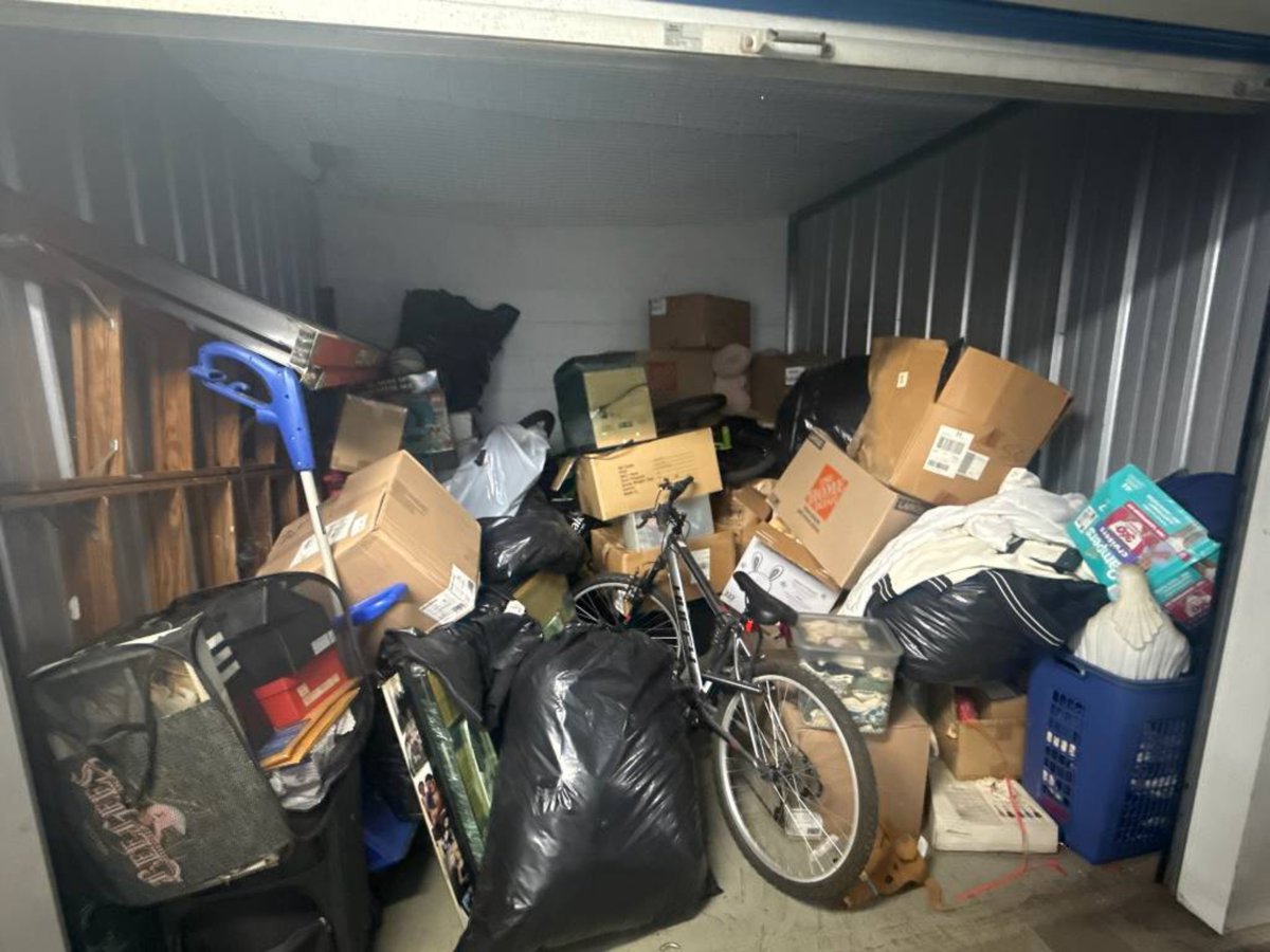 10 x 10 storage unit in Cicero, IL