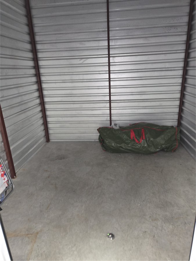 10 x 10 storage unit in Mahwah, NJ
