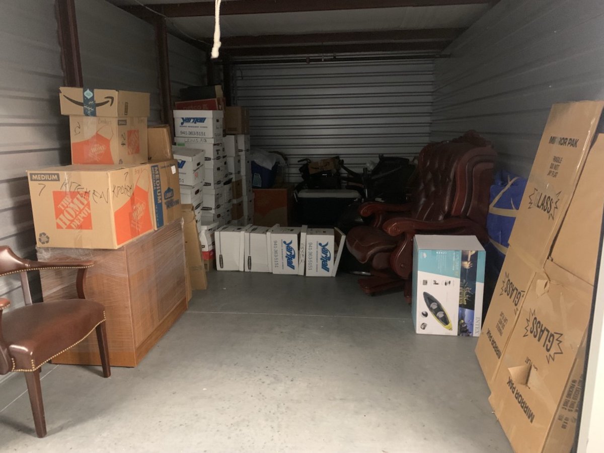 10 x 20 storage unit in Bradenton, FL