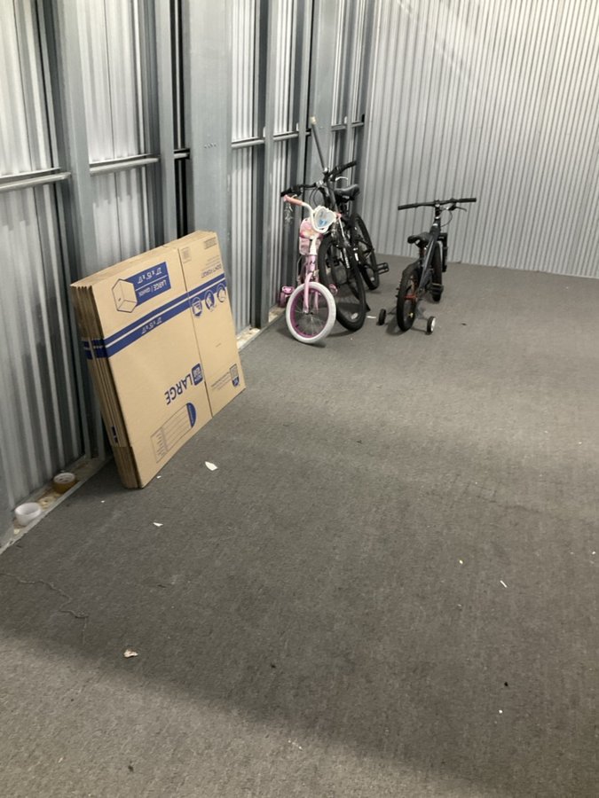 10 x 20 storage unit in Sarasota, FL