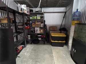 10 x 10 storage unit in Gaithersburg, MD