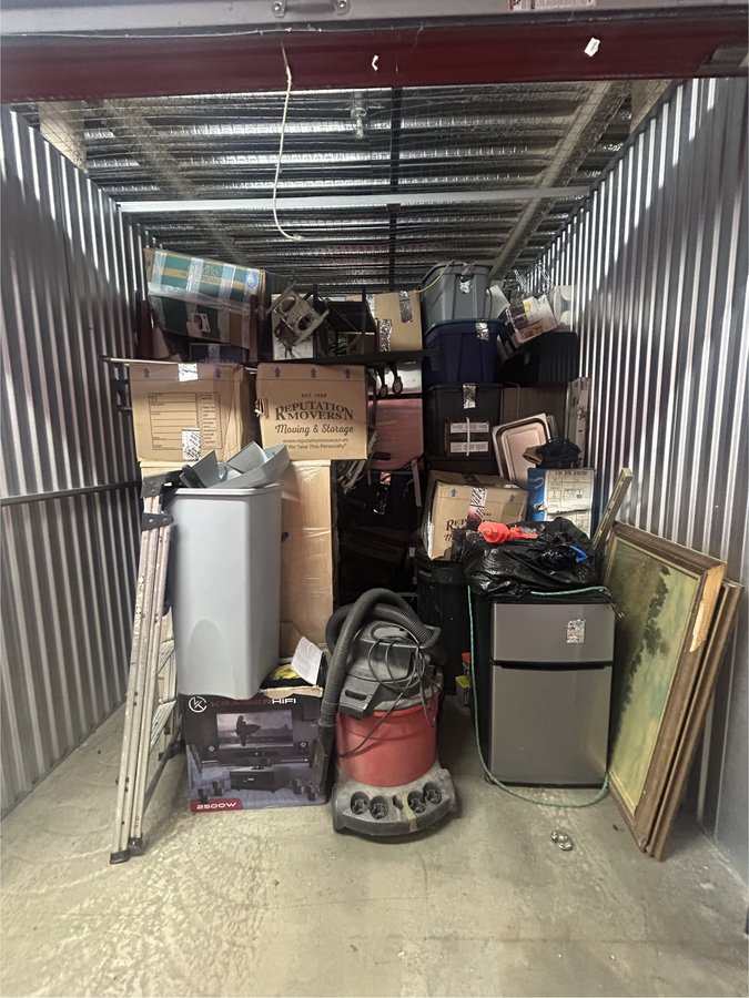 10 x 15 storage unit in Gaithersburg, MD