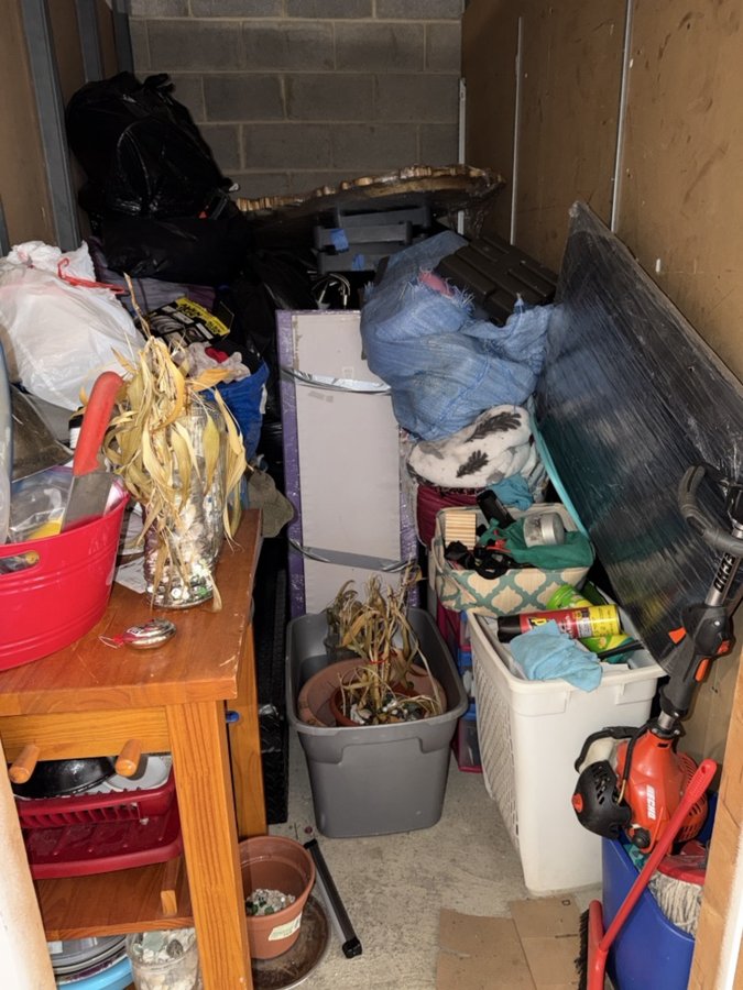 5 x 10 storage unit in Fairfax, VA