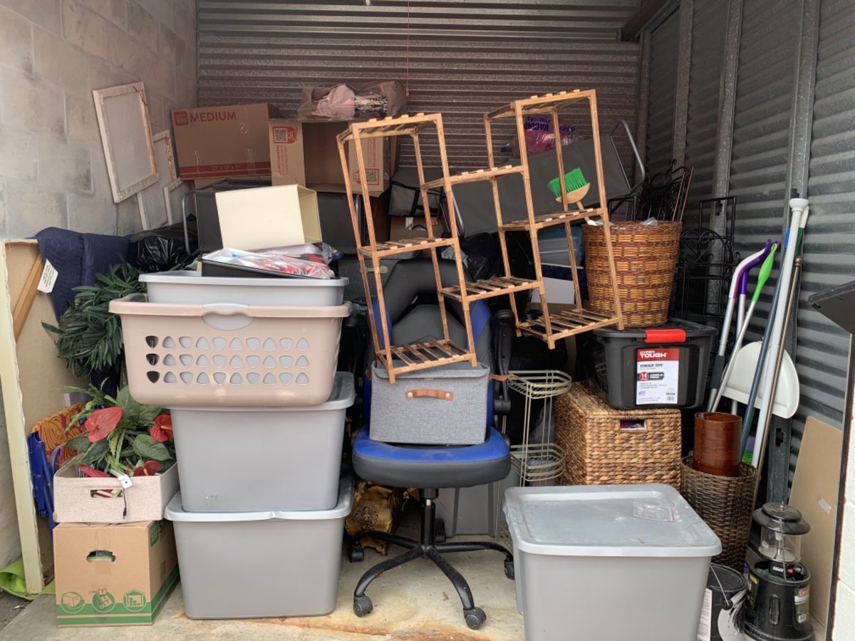 10 x 10 storage unit in Bradenton, FL