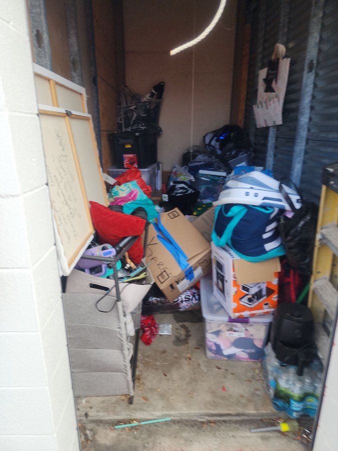 5 x 10 storage unit in Bradenton, FL