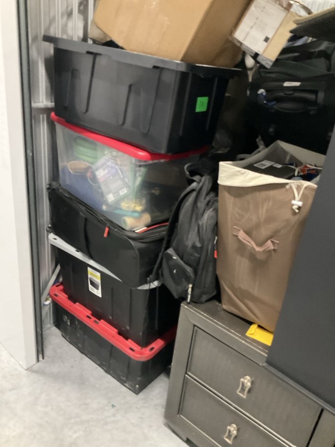10 x 7 storage unit in Bradenton, FL
