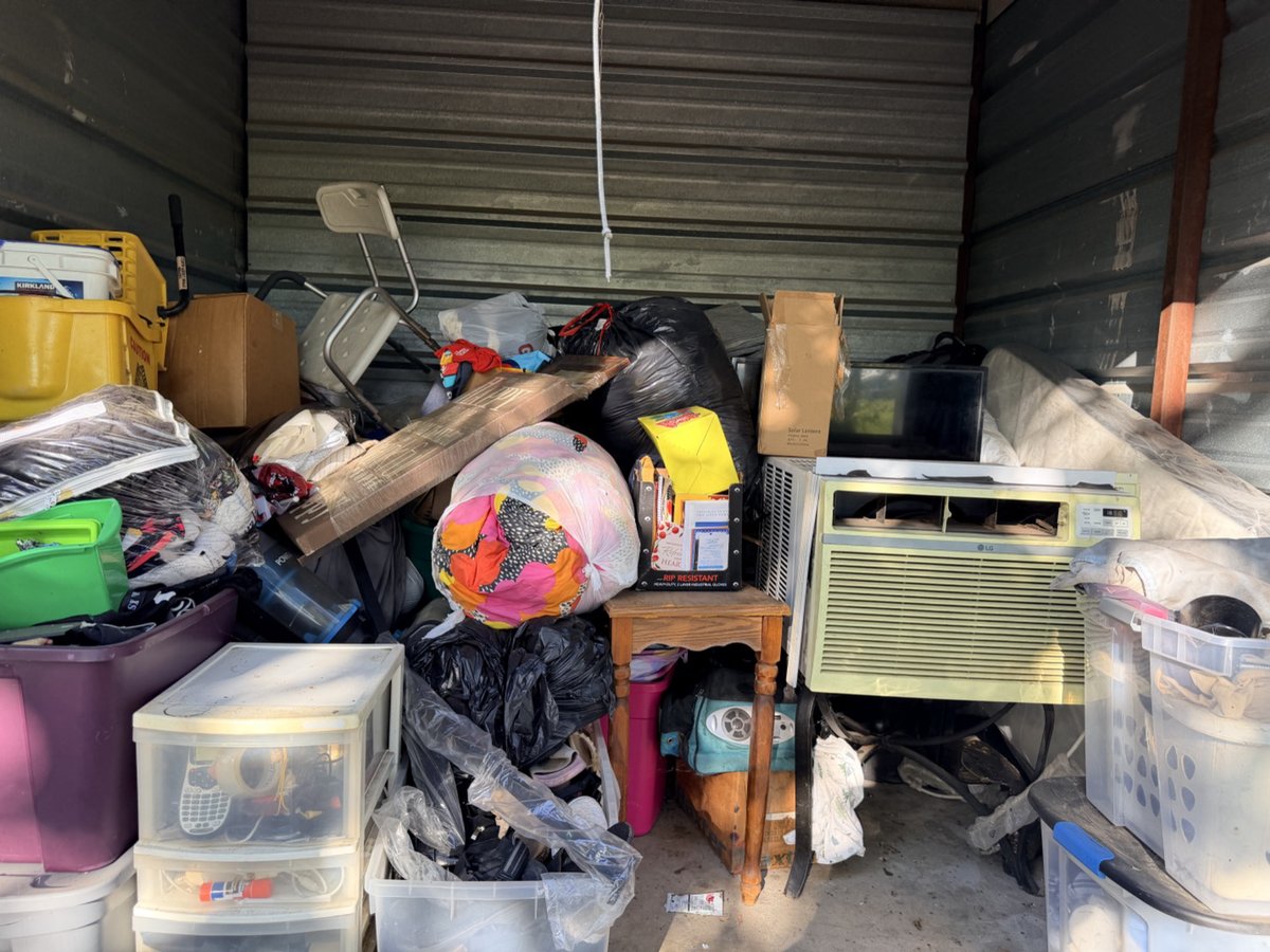 10 x 10 storage unit in Houston, TX