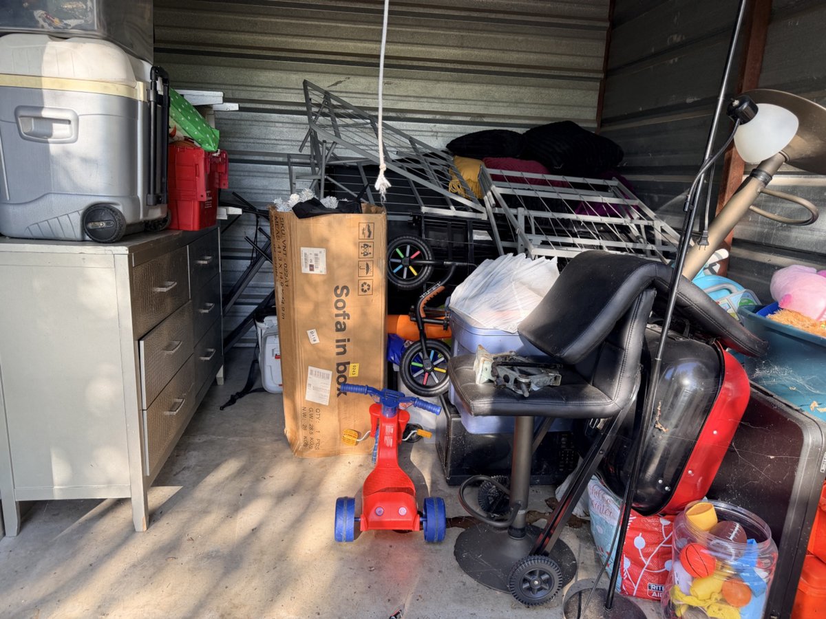 10 x 10 storage unit in Houston, TX