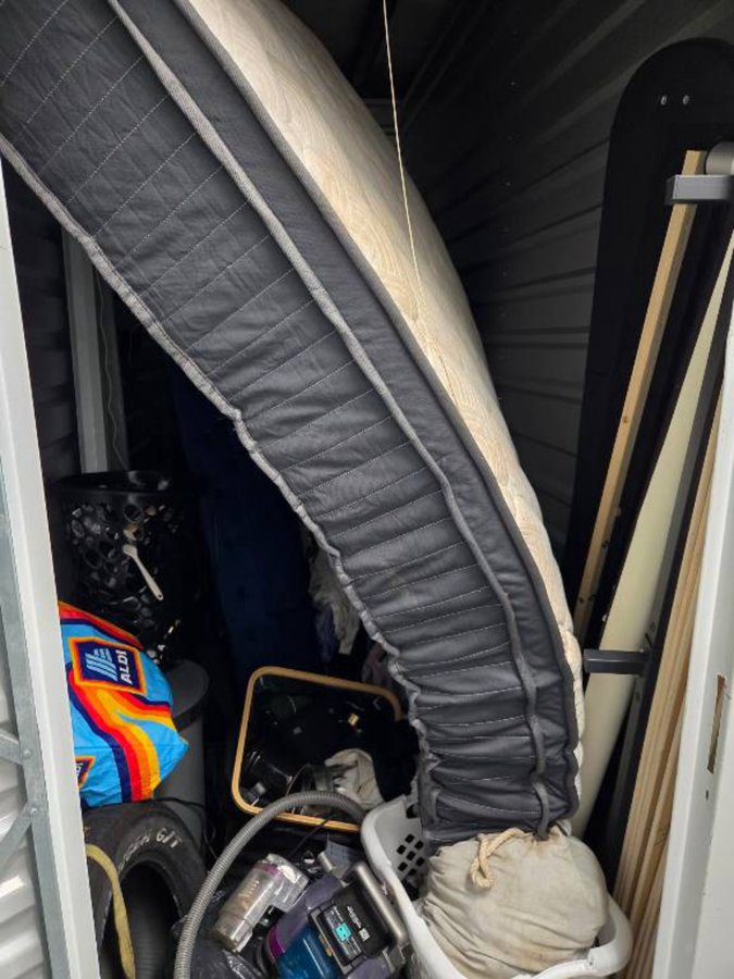 5 x 12 storage unit in Norfolk, VA