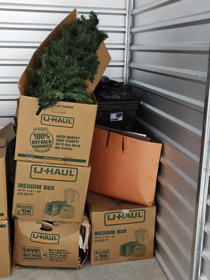 5 x 10 storage unit in Springfield, MA