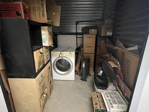 8 x 10 storage unit in Murrieta, CA