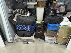 10 x 10 storage unit in San Diego, CA