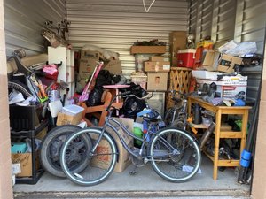 10 x 10 storage unit in Peoria, AZ