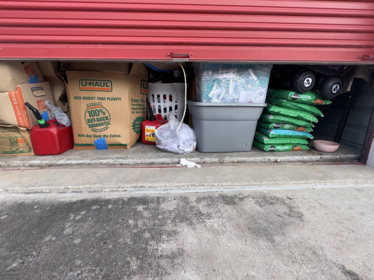 10 x 10 storage unit in Houston, TX