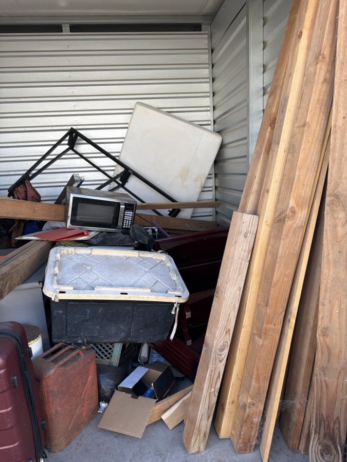 10 x 10 storage unit in Oroville, CA