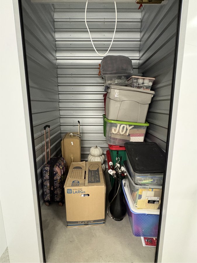 5 x 5 storage unit in San Diego, CA