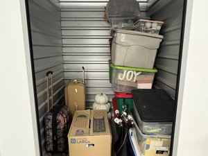 5 x 5 storage unit in San Diego, CA