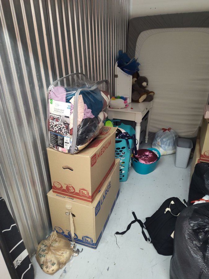 5 x 10 storage unit in Brandon, FL