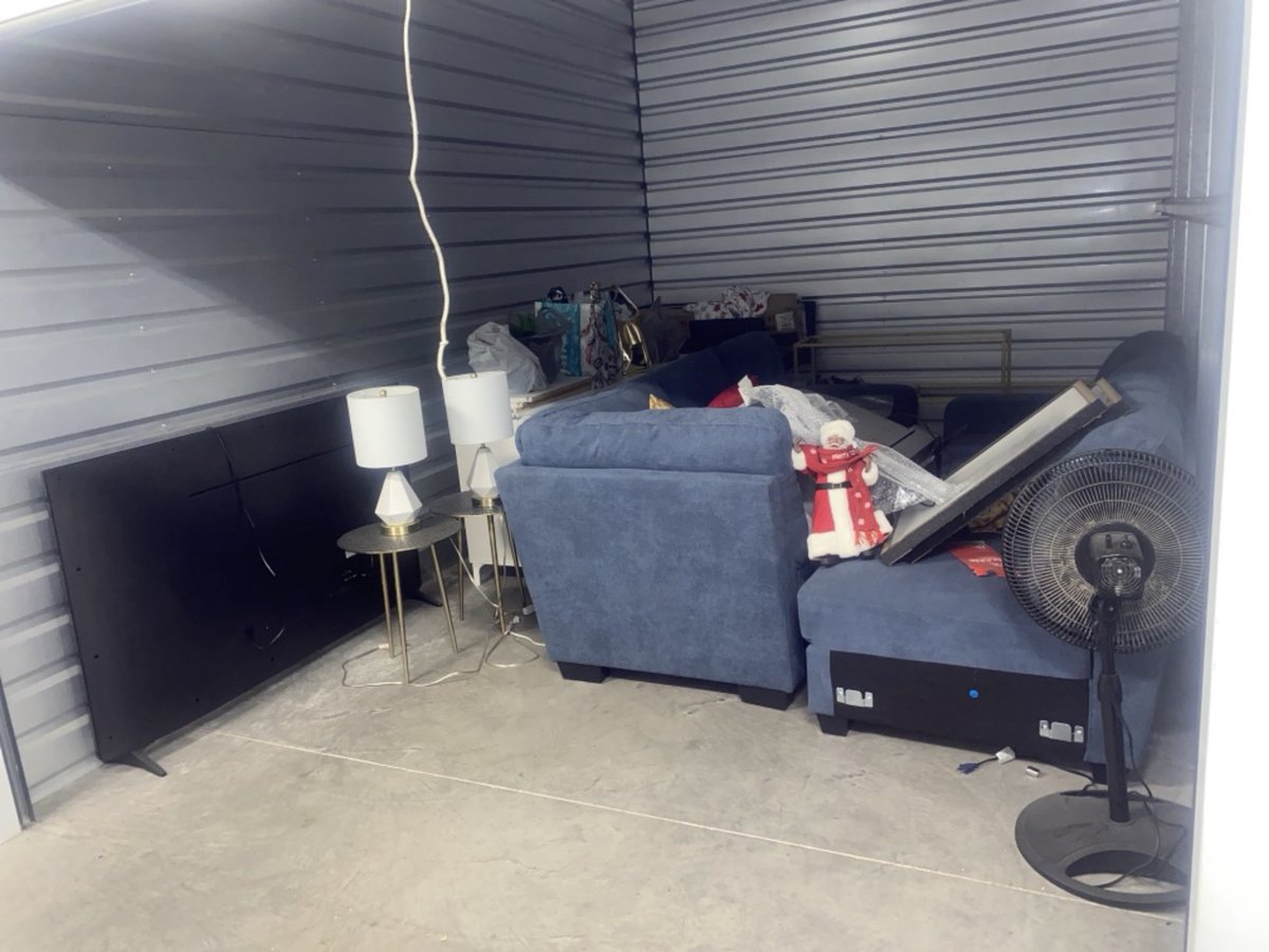 10 x 15 storage unit in Peoria, AZ