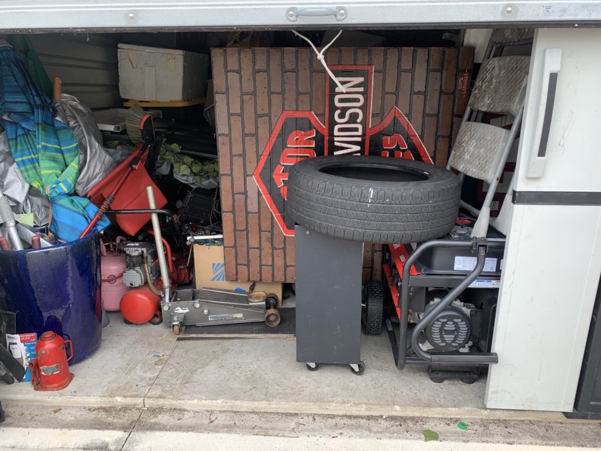 10 x 20 storage unit in Bradenton, FL